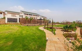 Stayvista'S Villa 107 At Canary Farms - Pure Veg With Huge Lawn, Pool And Home Theatre