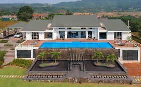 Stayvista'S Villa 107 At Canary Farms - Pure Veg With Huge Lawn, Pool And Home Theatre