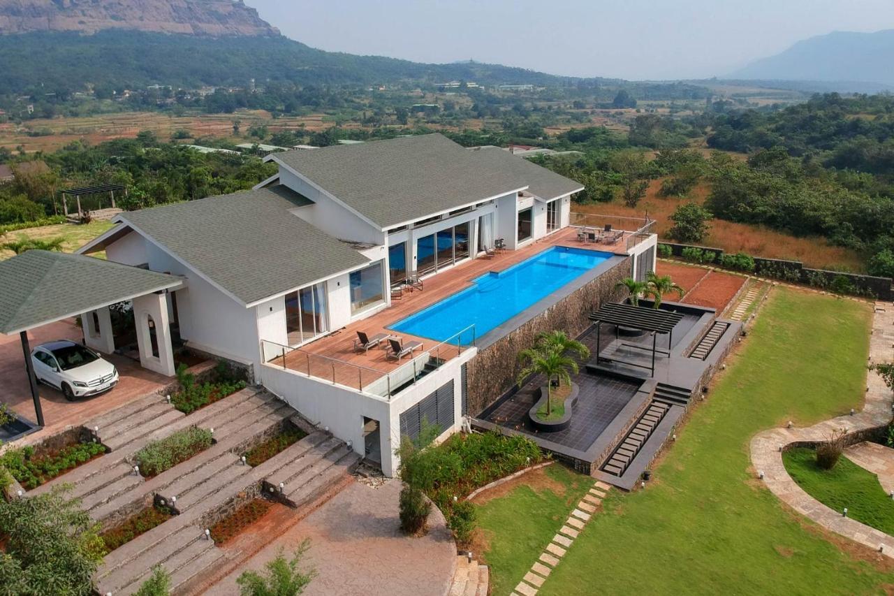 Stayvista'S Villa 107 At Canary Farms - Pure Veg With Huge Lawn, Pool And Home Theatre Lonavala Exterior photo