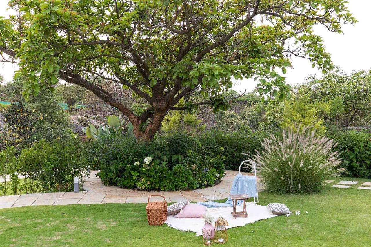 Stayvista'S Villa 107 At Canary Farms - Pure Veg With Huge Lawn, Pool And Home Theatre Lonavala Exterior photo